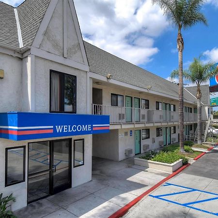 Motel 6 Anaheim Stadium - Orange Exterior foto