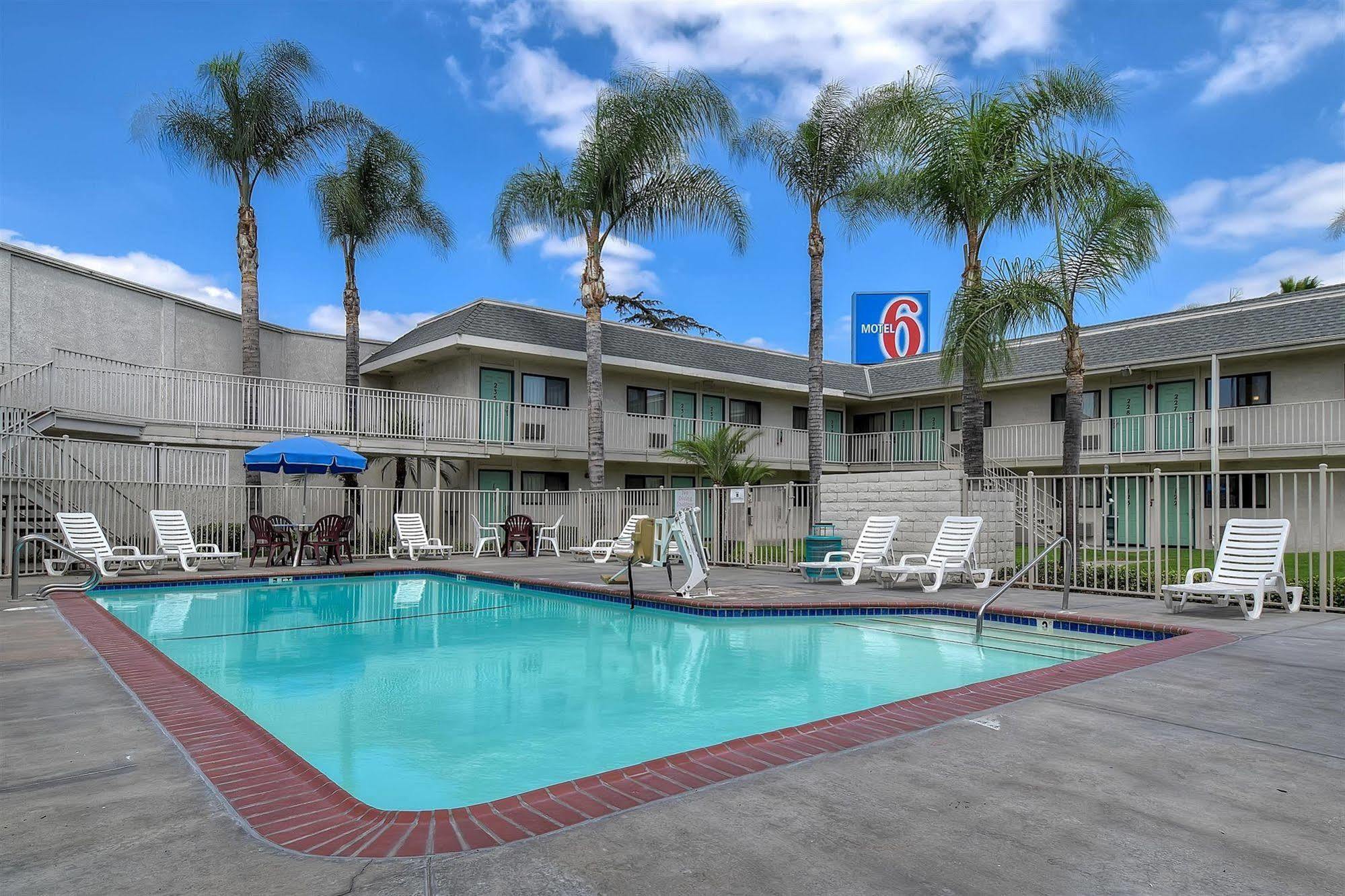 Motel 6 Anaheim Stadium - Orange Exterior foto